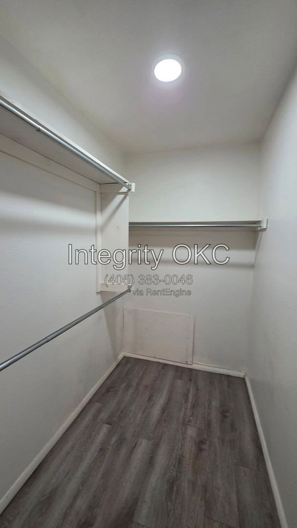 Photo - 3905 N Rockwell Ave Unit 113
