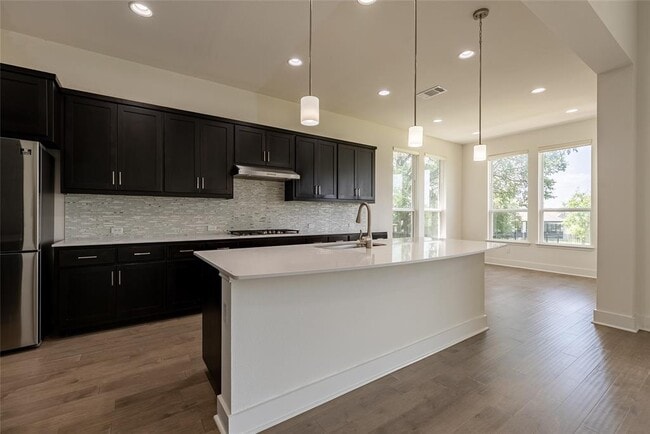 Photo - 212 Eiglehart Rd