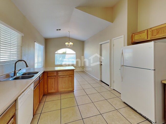 Photo - 10455 W Reade Ave