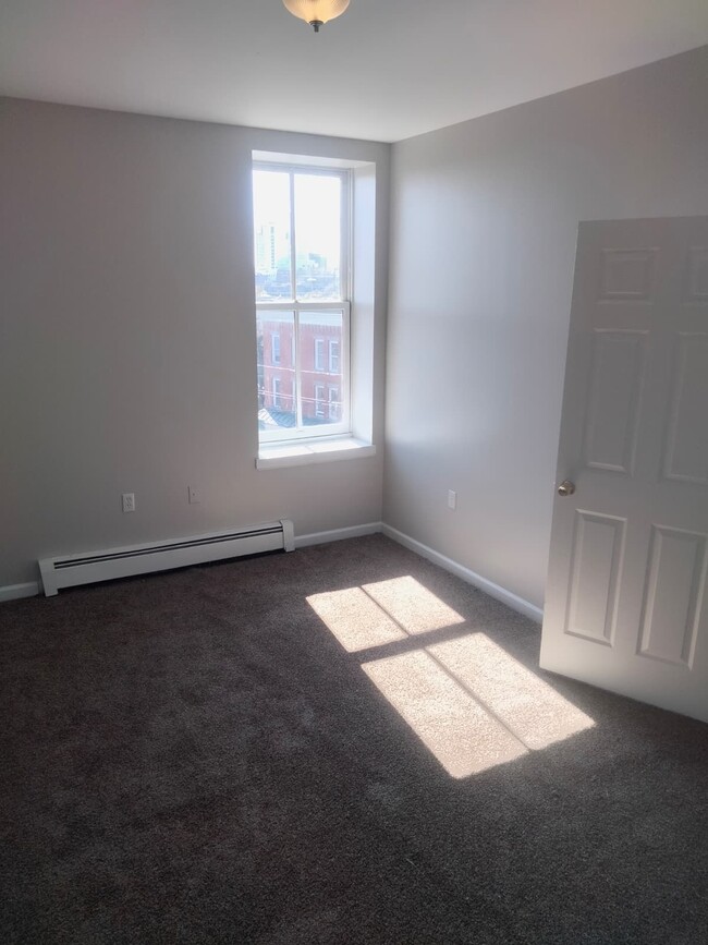 Photo - 588-612-612 E Main St Unit 590c