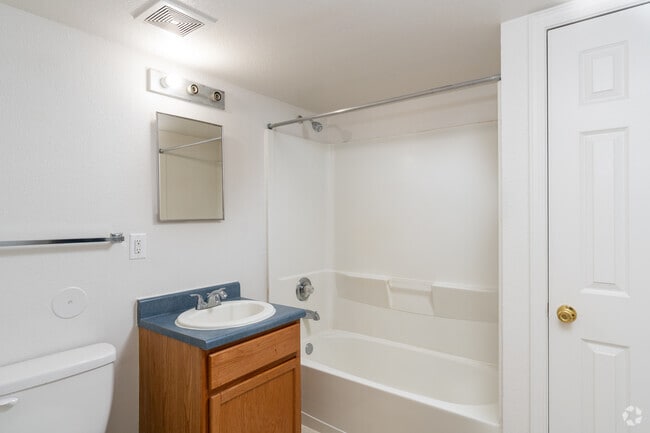 3BR, 2BA- 1,504SF - Second Bathroom - Rubin Heights