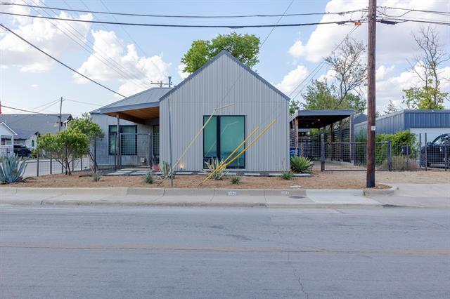 Photo - 1021 Nomas St