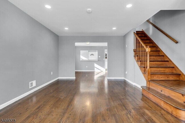 Photo - 415 Highland Pl