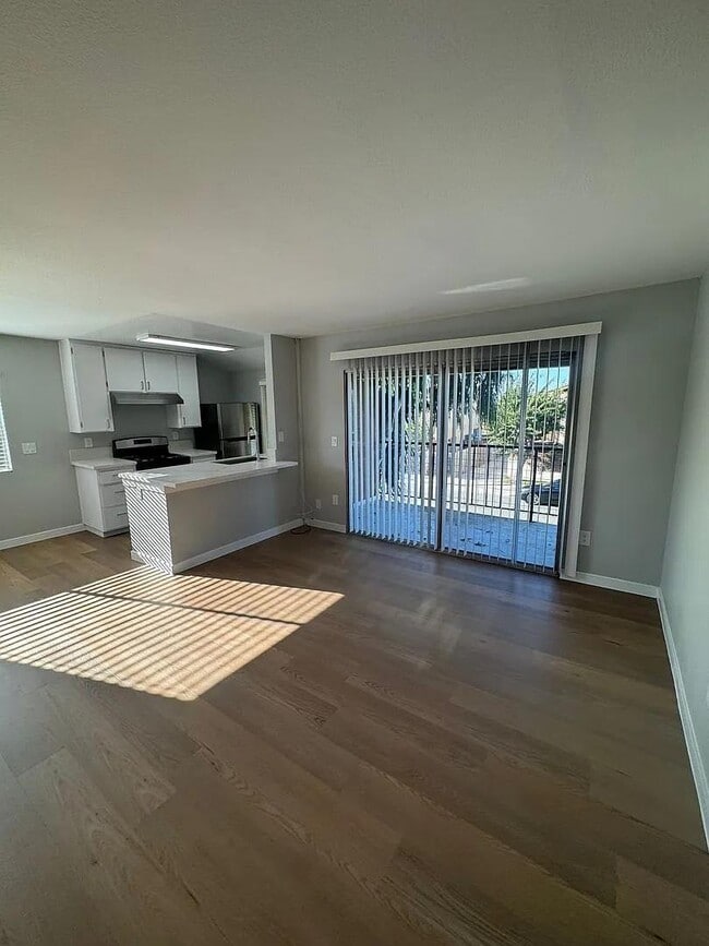 Building Photo - 16861 Green Ln