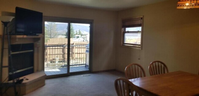 Photo - 404 Bayview Dr