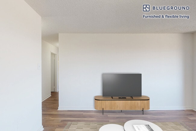 Photo - 2251 Pimmit Dr Unidad FL7-ID6232A