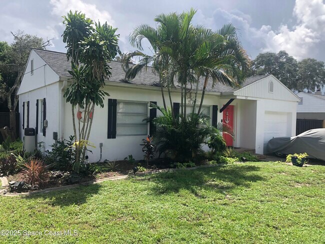 Photo - 325 Bellaire Dr