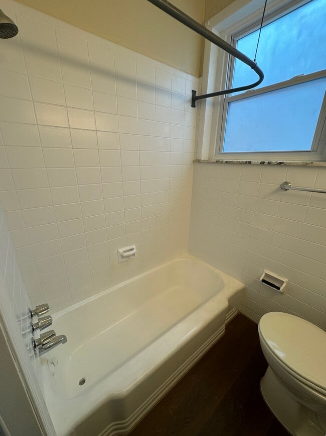 Photo - 1917 Dudley St
