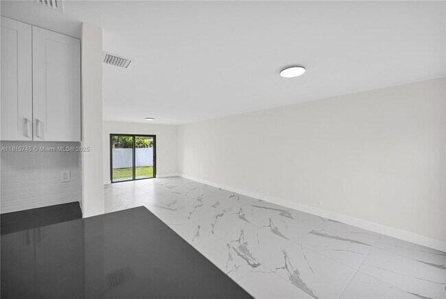 Photo - 100 SW 7th St Unit 1-2