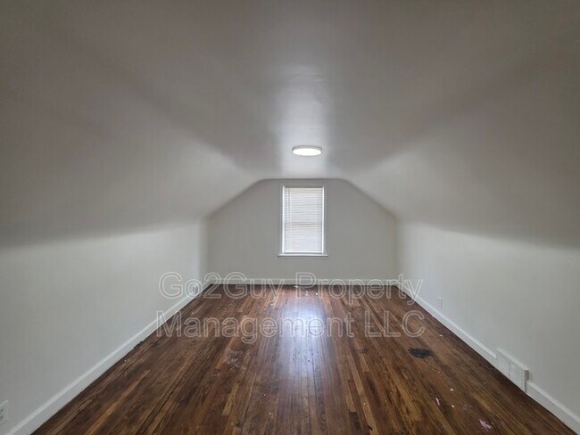 Photo - 5728 Bedford St