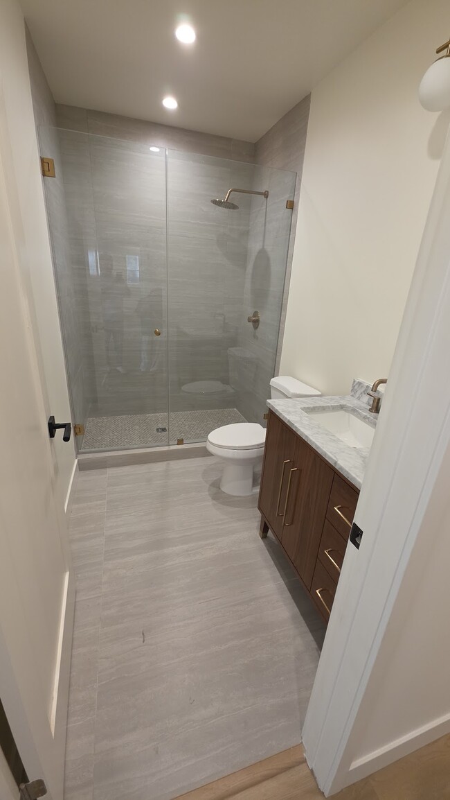 Photo - 458 S Roxbury Dr Unit 460 12