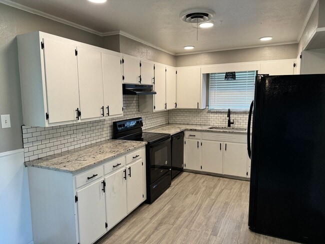 Photo - 412 N Lydia Ave