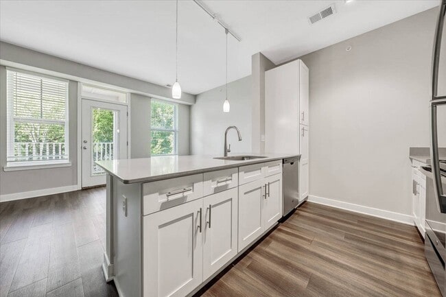 Photo - The Retreat Apartments