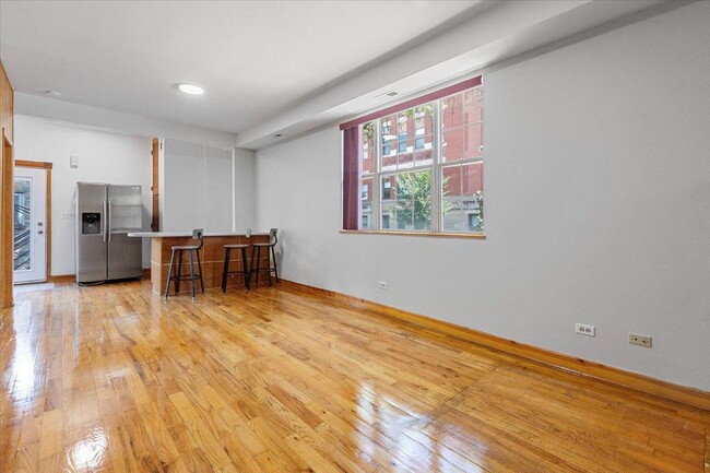 Building Photo - 2 bedroom in Chicago IL 60622 Unit 1R Rental