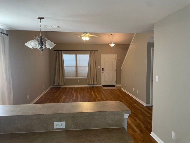 Photo - BEAUTIFUL 3/3 TOWNHOME FOR $1625