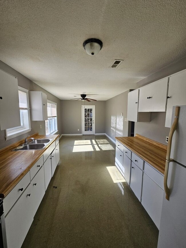 Photo - 4 Bedroom Home in Wilmington, NC!