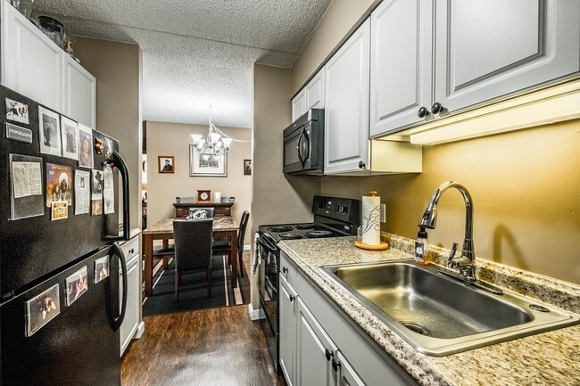 Photo - Thayer Garden Apartments