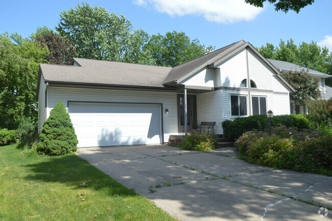 Building Photo - 7917 W Oakbrook Cir Rental