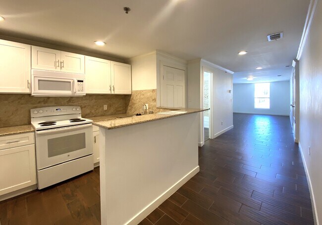 Photo - 112 E Central Ave Unit #D