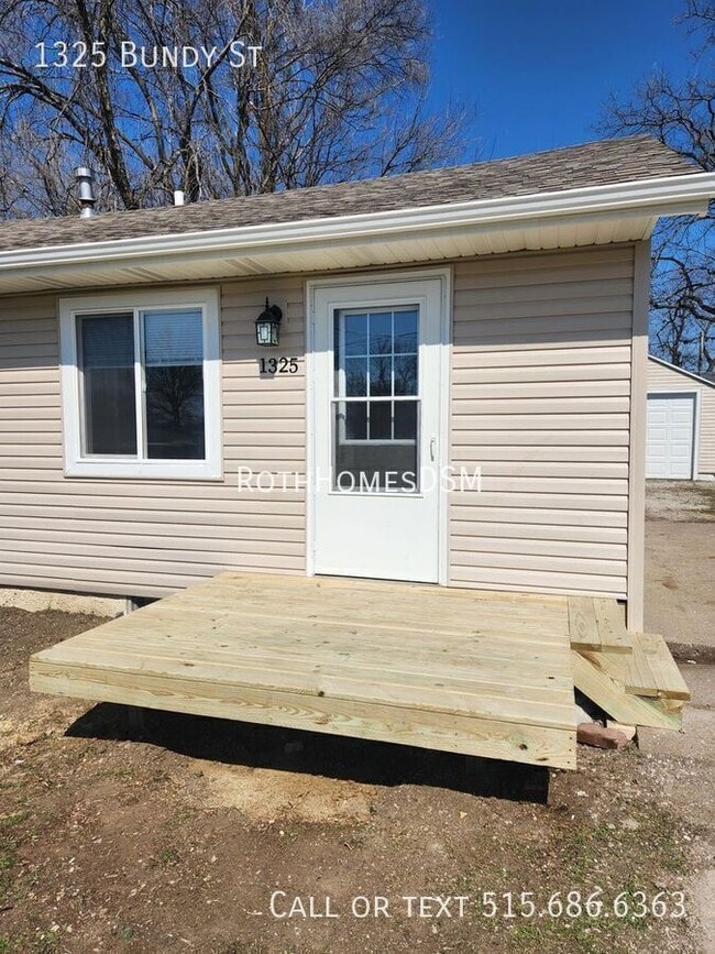 Photo - 1325 Bundy St