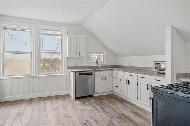 Photo - 123 Radcliffe Ave