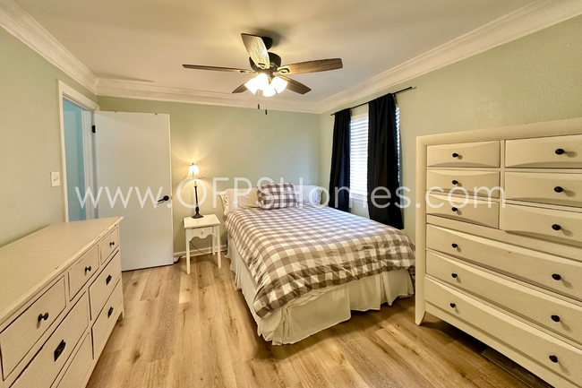 FURNISHED UNIT AVAILABLE APRIL 1! - FURNISHED UNIT AVAILABLE APRIL 1! Casa