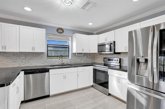 Photo - 8904 SW 22nd St