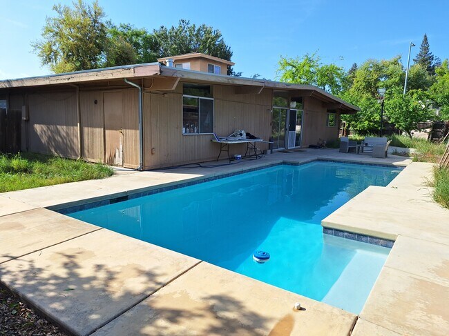 Photo - 1312 Toyon Plz House