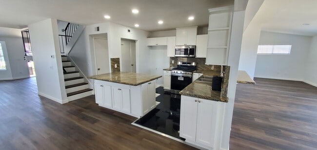 Photo - 2886 Cagayan Ave