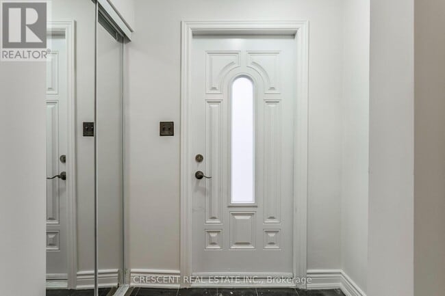 Photo - 261 Barrie Rd