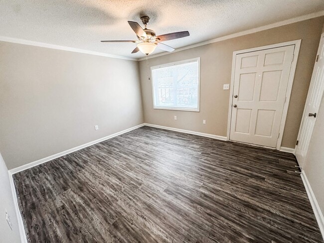 Photo - 964 Greencliff Rd