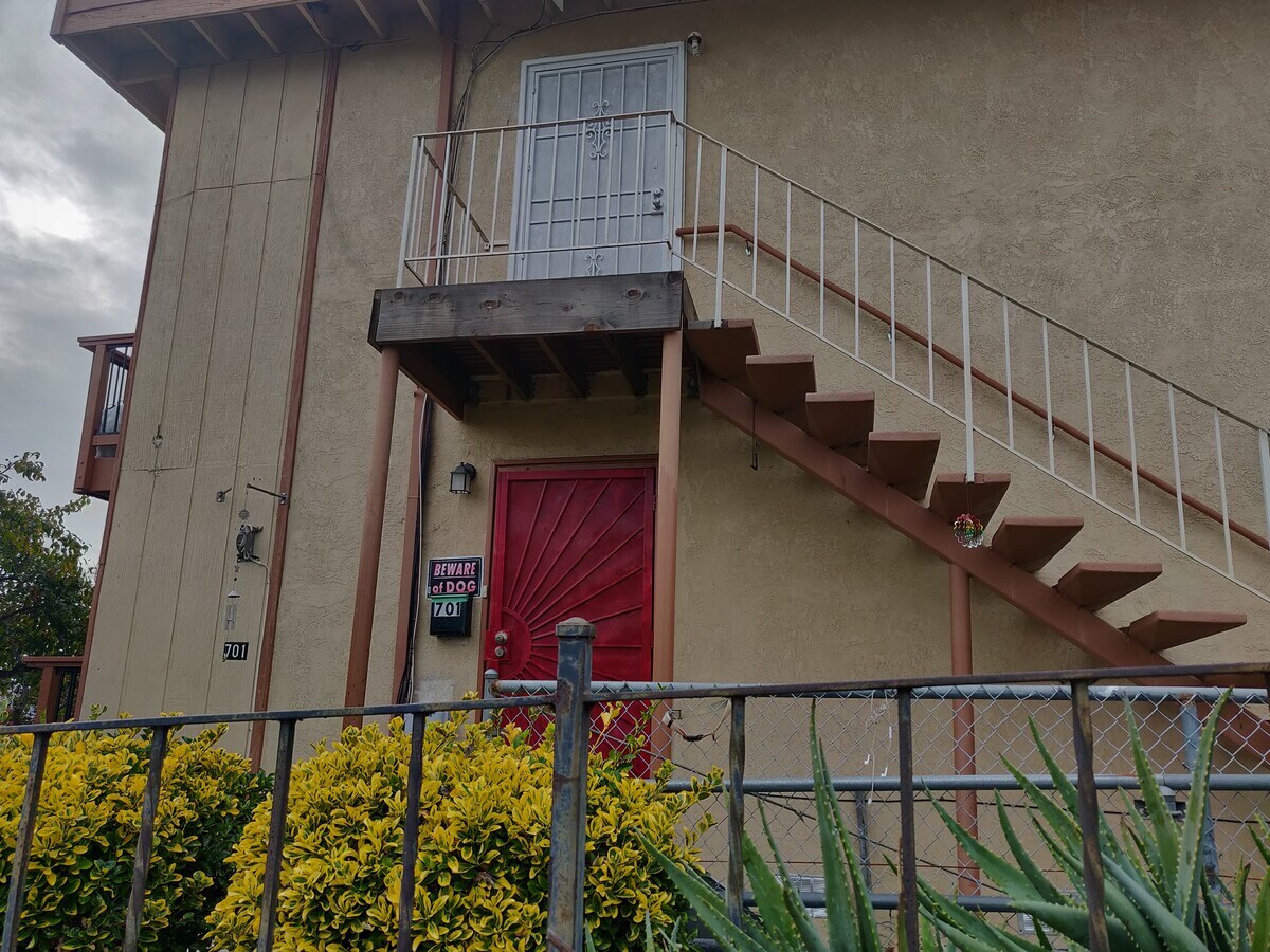 Photo - 701 -707 Sacramento St