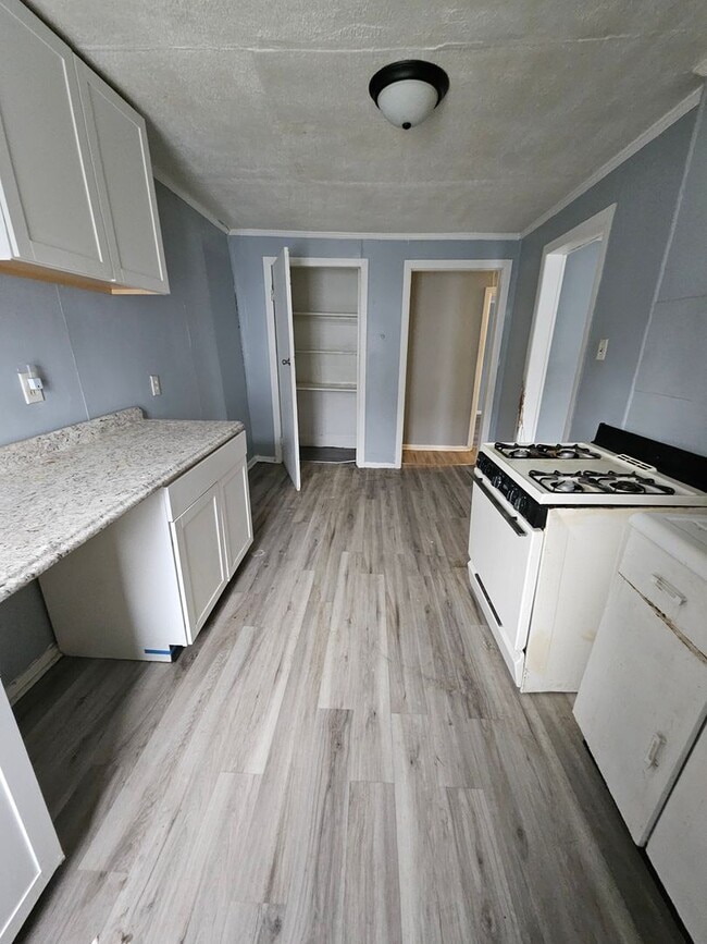 Photo - Upper 2 bedroom with gas included East Side