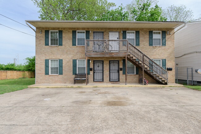 Building Photo - 834 C Ave Rental