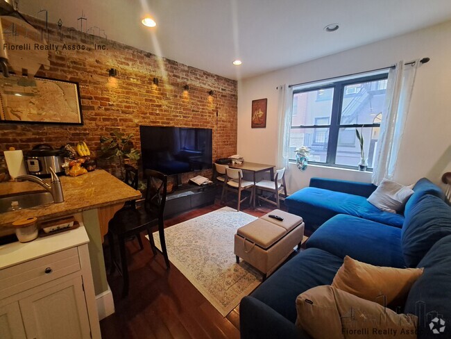 Building Photo - 22 Henchman St Unit 1f Rental