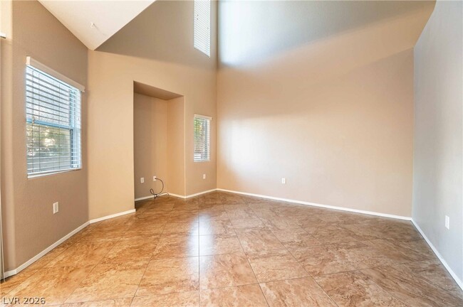 Photo - 2000 Quartz Cliff St