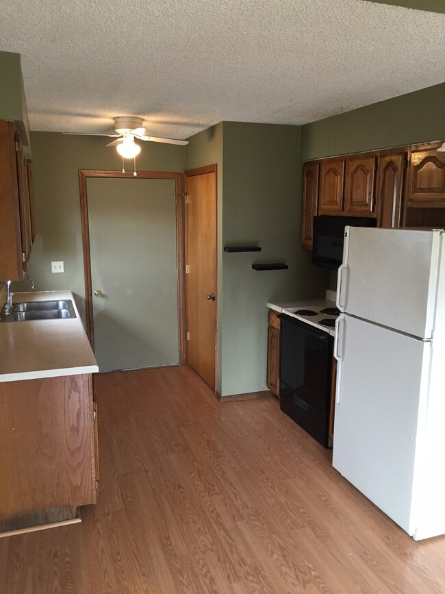 Photo - 3295 W Rockwood St