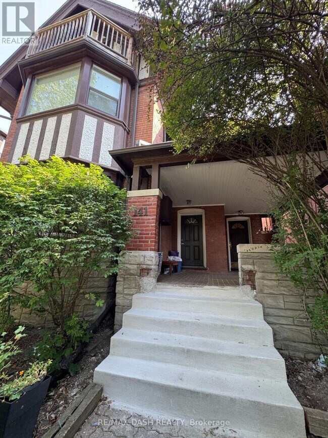 141 Admiral Rd Unit 101