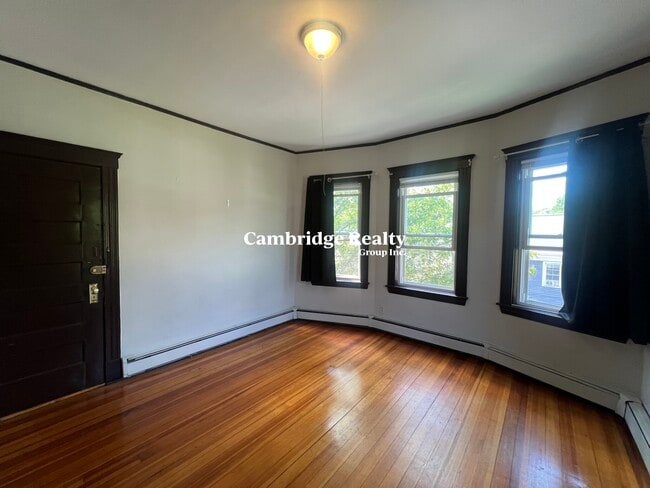 Building Photo - 113 Columbia St Rental