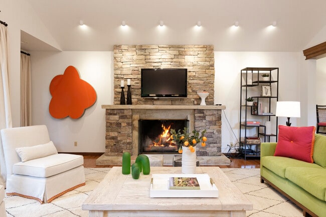 Photo - 207 N 2nd St