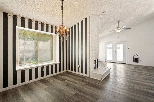 Photo - 1813 Sherwood Pl
