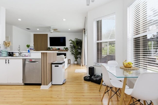 Photo - 7657 Thornlee Dr