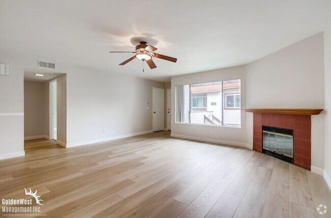 Building Photo - Beautifully Updated 2Bdm 2Ba Condo Located...
