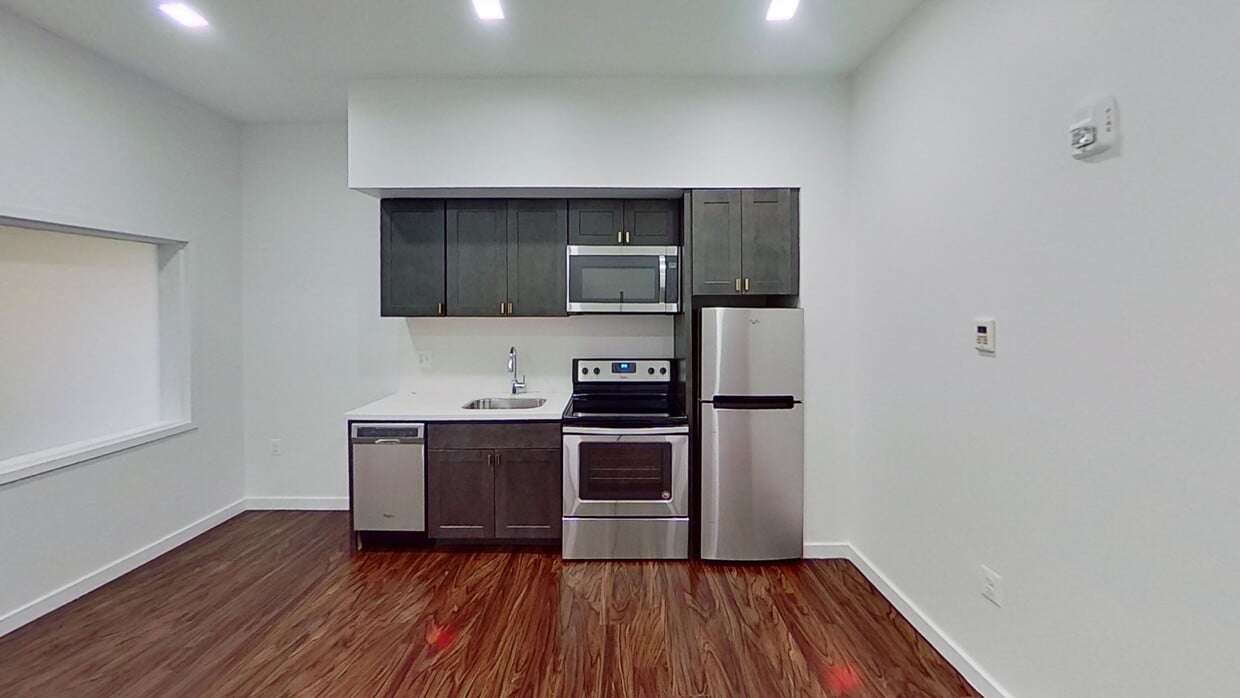 Photo - 824 N Calvert St Apartments