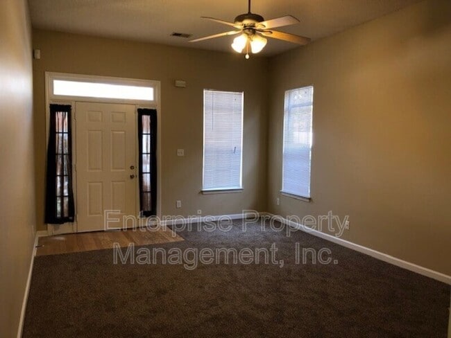 Photo - 6833 Kamali Ave