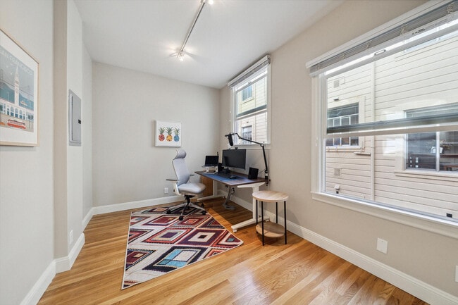 Photo - 2226 North Point St Unidad FL2-ID379191P