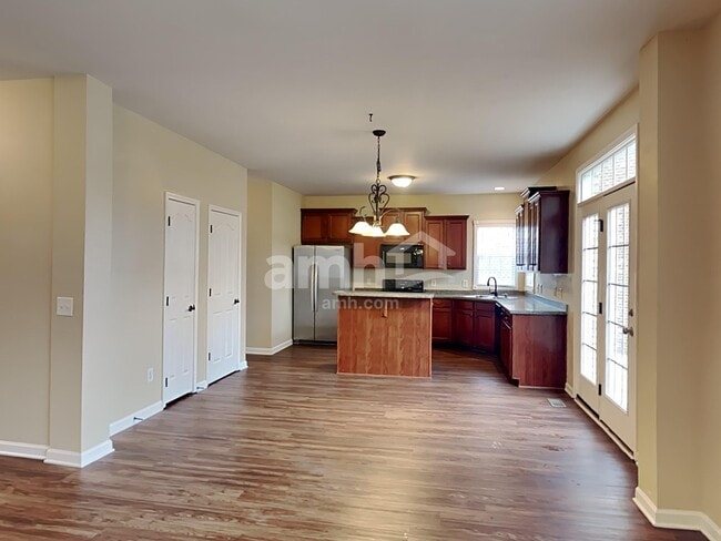 Photo - 116 Ruland Cir