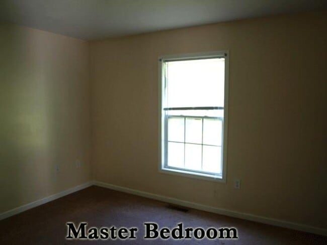 Photo - 875 Treewood Dr