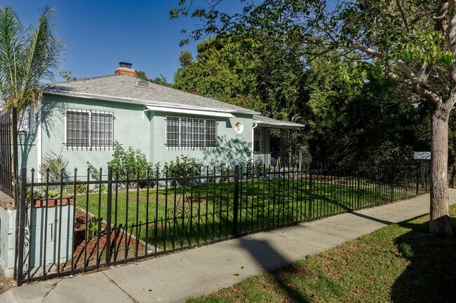 Photo - Charming 3-Bedroom Home in Cheviot Hills –...