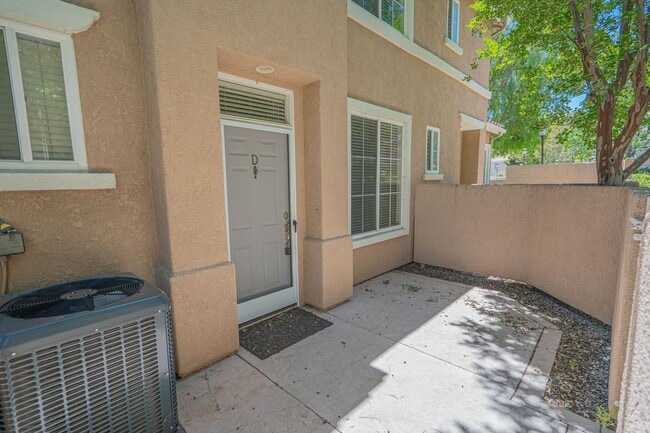 Photo - The Palisades - 3 Bedroom Townhome for Rent in Stevenson Ranch!